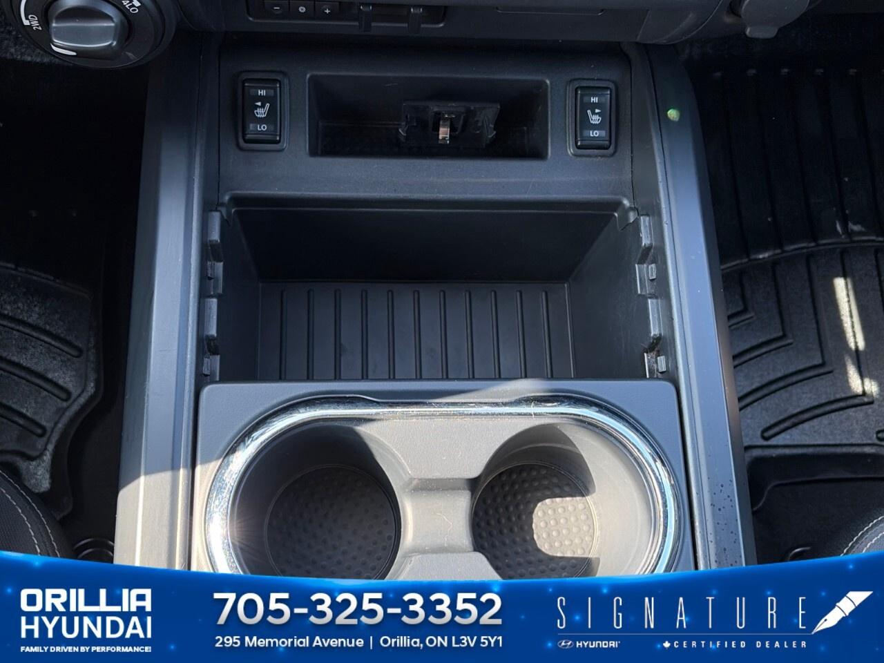 2019 Nissan Titan 4x4 Crew Cab SV Midnight Edition Photo