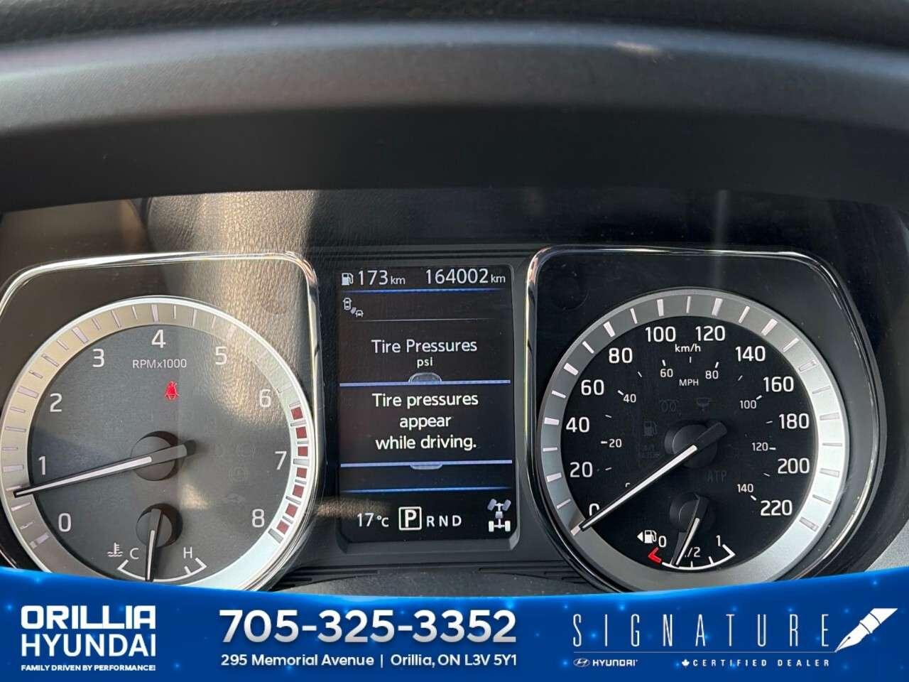 2019 Nissan Titan 4x4 Crew Cab SV Midnight Edition Photo