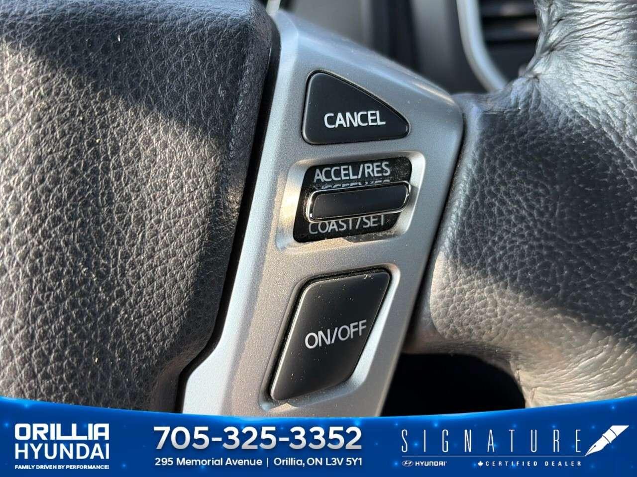 2019 Nissan Titan 4x4 Crew Cab SV Midnight Edition Photo
