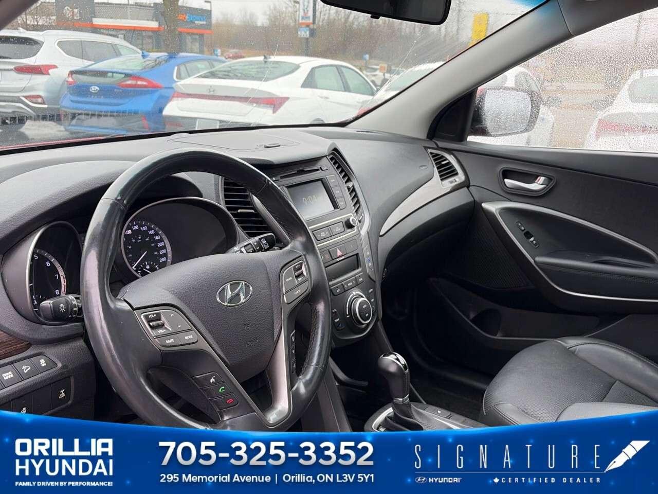 2018 Hyundai Santa Fe 2.4L SE AWD Photo