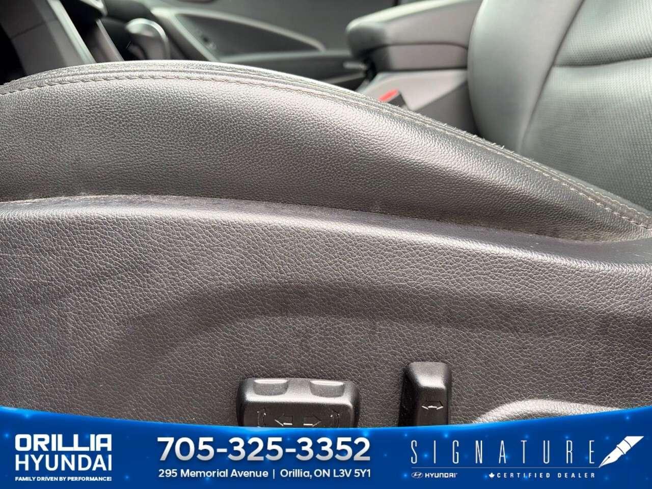2018 Hyundai Santa Fe 2.4L SE AWD Photo