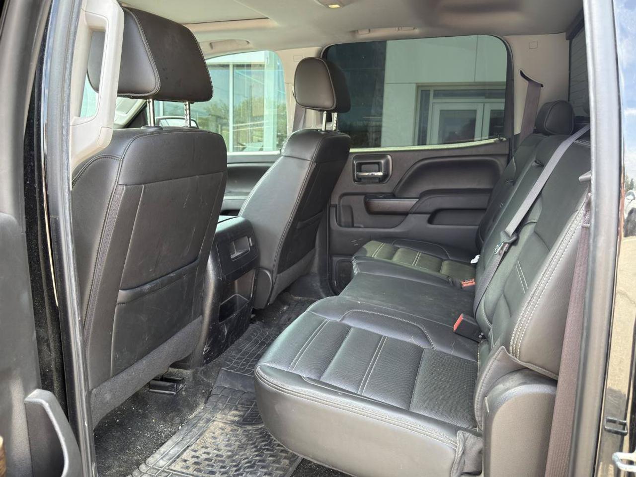 2017 GMC Sierra 1500 4WD Crew Cab 143.5  Denali Photo