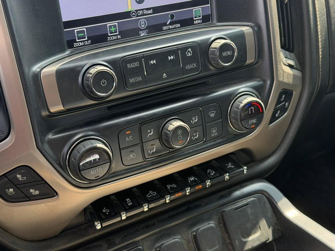 2017 GMC Sierra 1500 4WD Crew Cab 143.5  Denali Photo