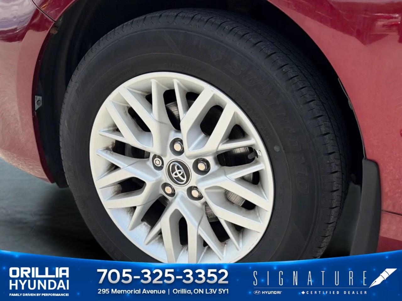 2017 Toyota Camry 4dr Sdn I4 Auto LE Photo