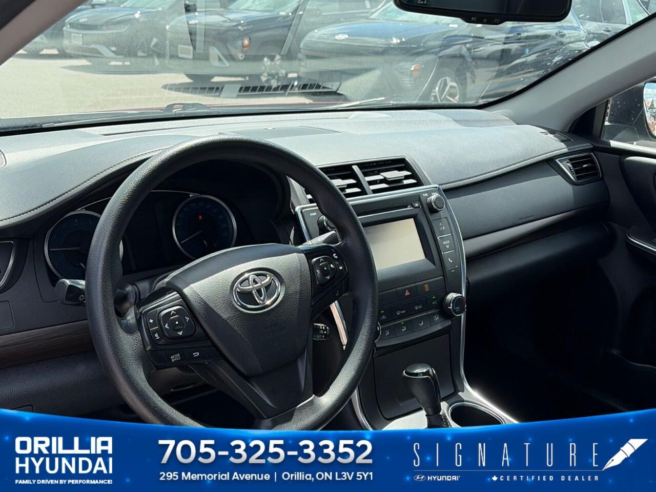 2017 Toyota Camry 4dr Sdn I4 Auto LE Photo