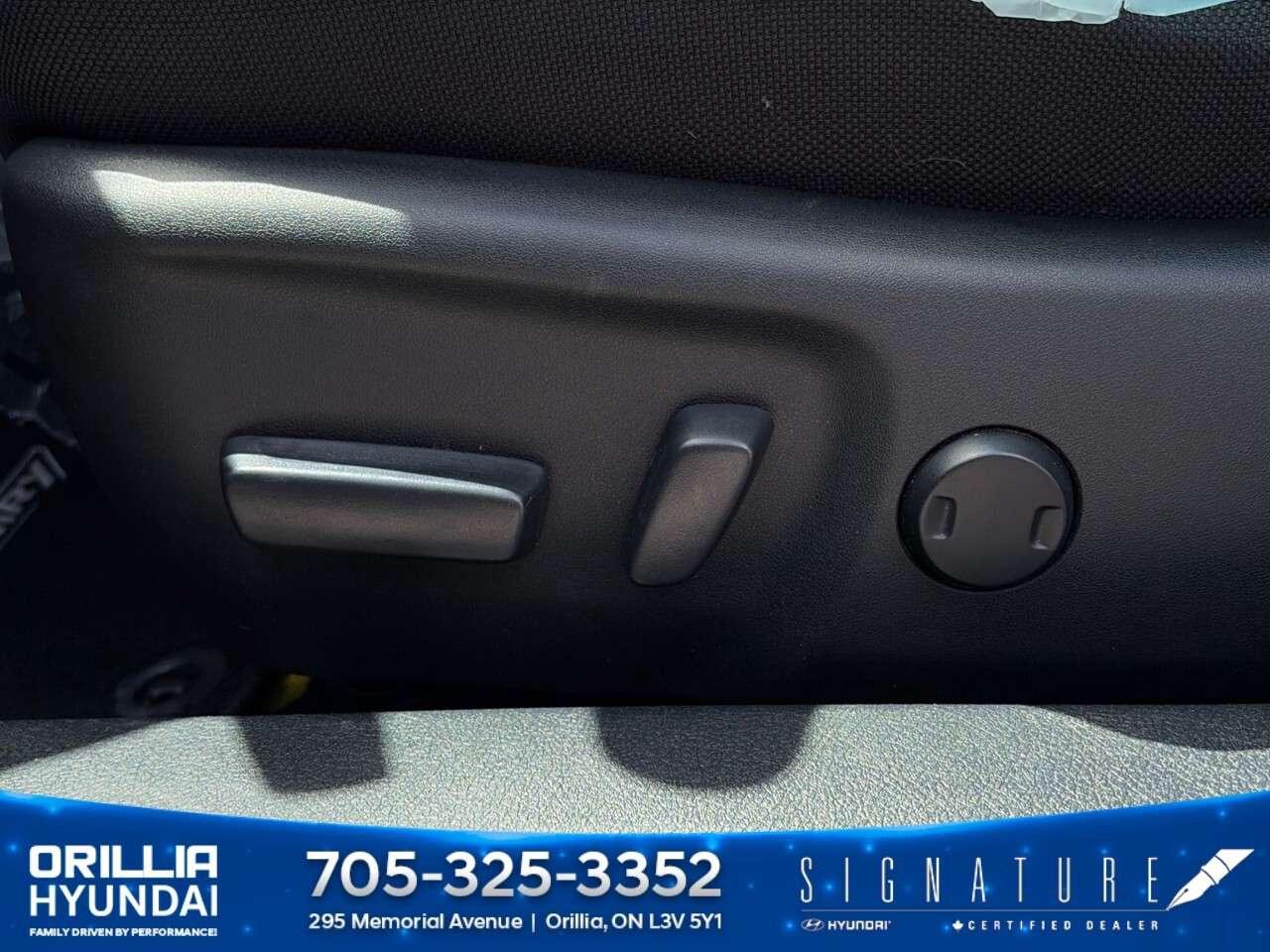 2017 Toyota Camry 4dr Sdn I4 Auto LE Photo
