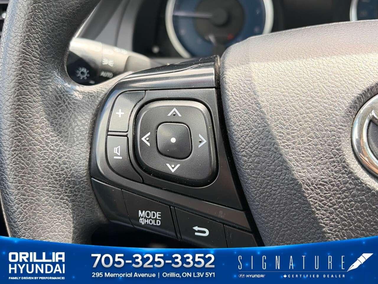 2017 Toyota Camry 4dr Sdn I4 Auto LE Photo