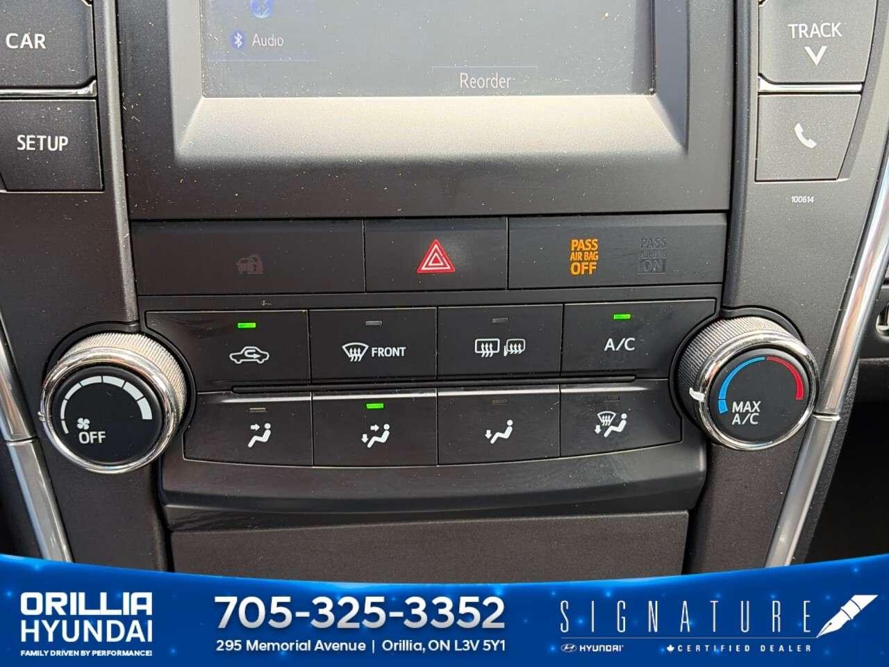2017 Toyota Camry 4dr Sdn I4 Auto LE Photo