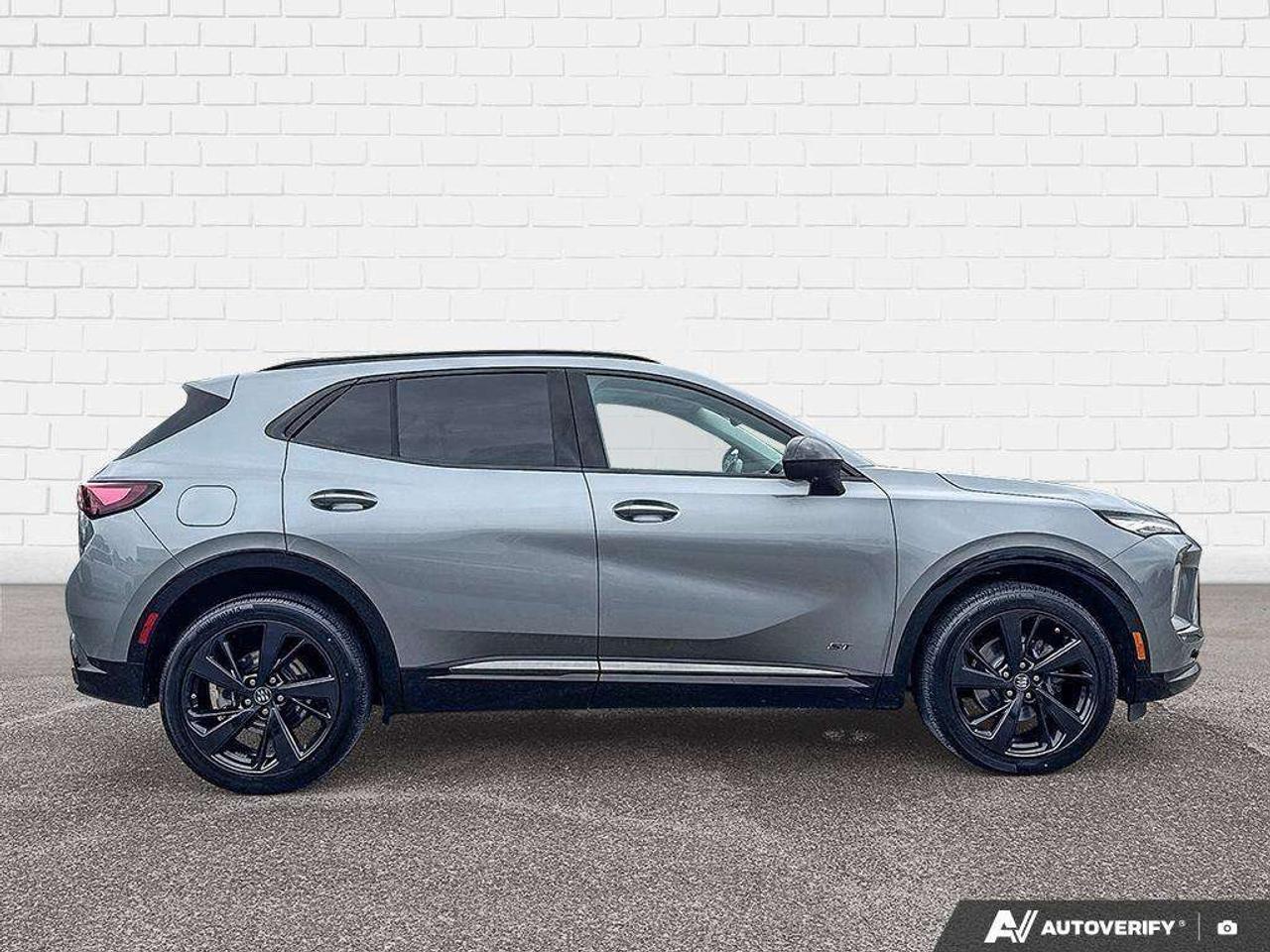 2024 Buick Envision PANORAMIC MOONROOF. WIRELESS PHONE CHARGING. HD SURROUND VISION. HEATED BACK SEATS. Photo