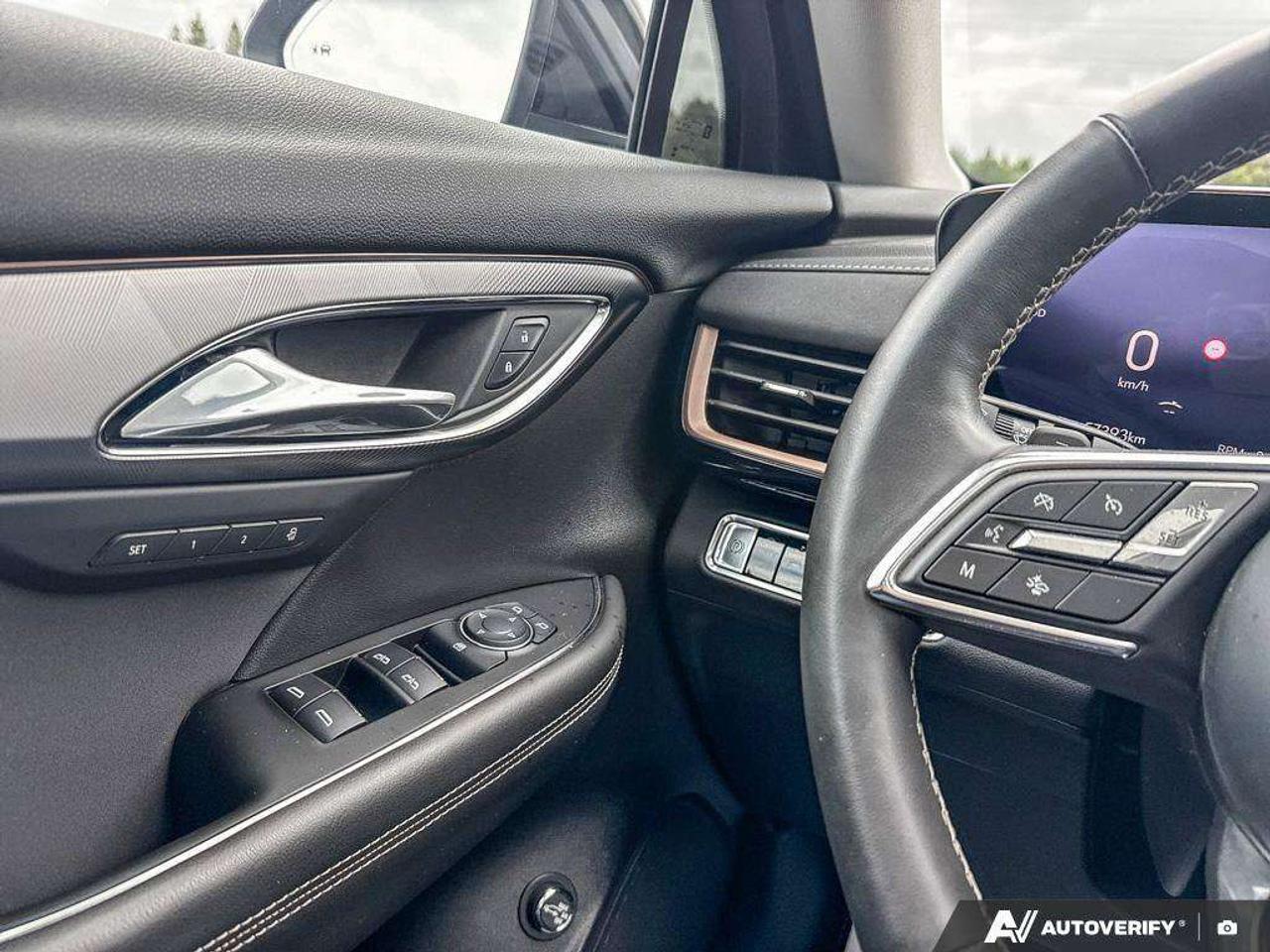 2024 Buick Envision PANORAMIC MOONROOF. WIRELESS PHONE CHARGING. HD SURROUND VISION. HEATED BACK SEATS. Photo