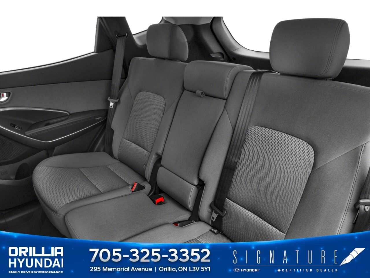 2018 Hyundai Santa Fe 2.4L FWD Photo