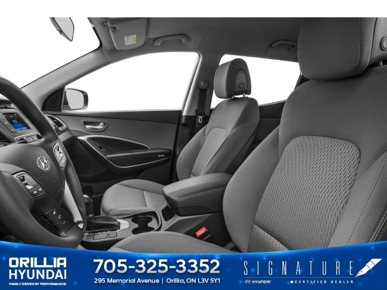 2018 Hyundai Santa Fe 2.4L FWD Photo
