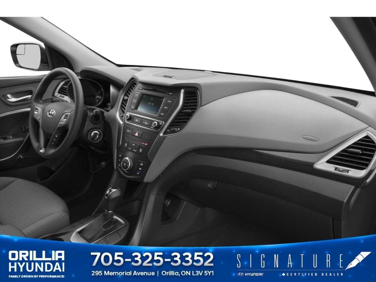 2018 Hyundai Santa Fe 2.4L FWD Photo