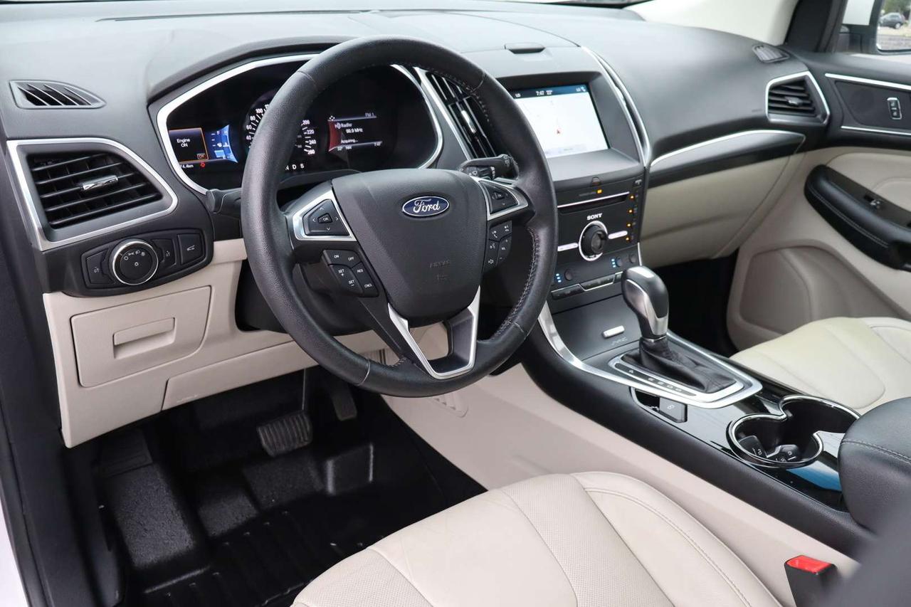 2016 Ford Edge Titanium V6 AWD   No Accident   One Owner   Clean Carfax Photo