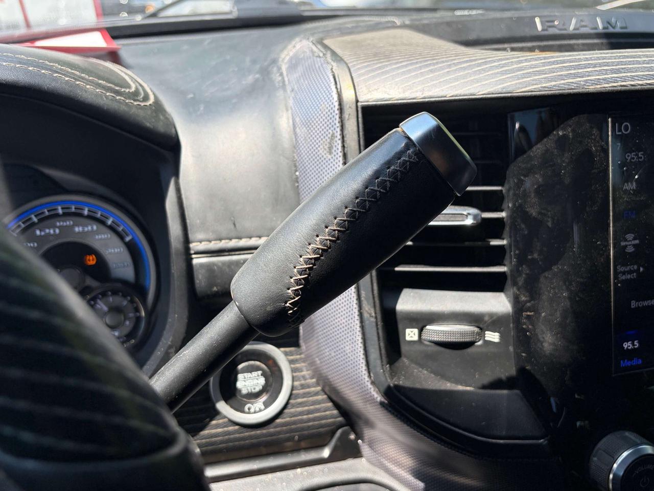 2019 RAM 2500 LTD, DIESEL, REMOTE START, SUNROOF, BACK UP CAM! Photo
