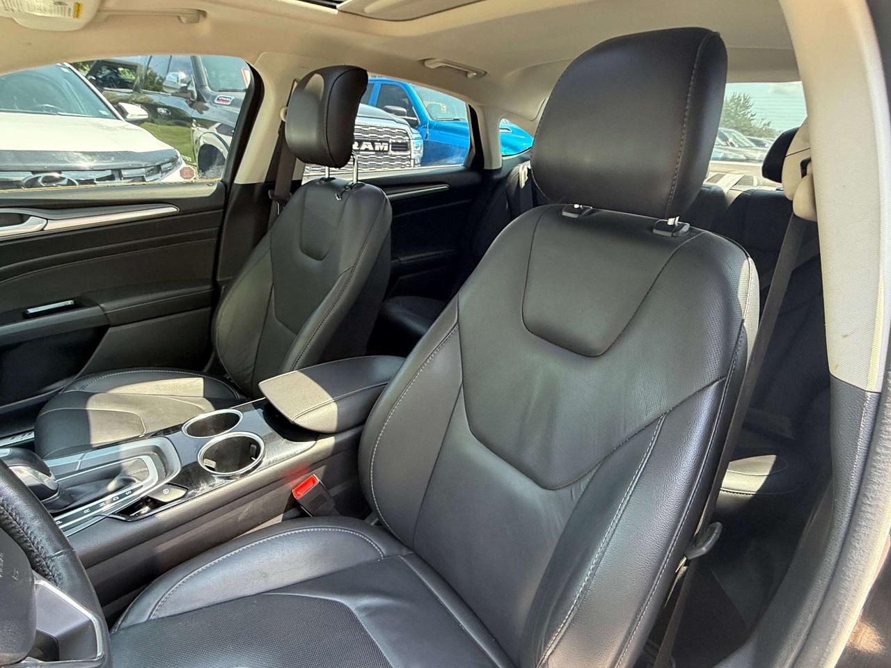 2013 Ford Fusion TITANIUM, SUNROOF, REMOTE START, LEATHER! Photo