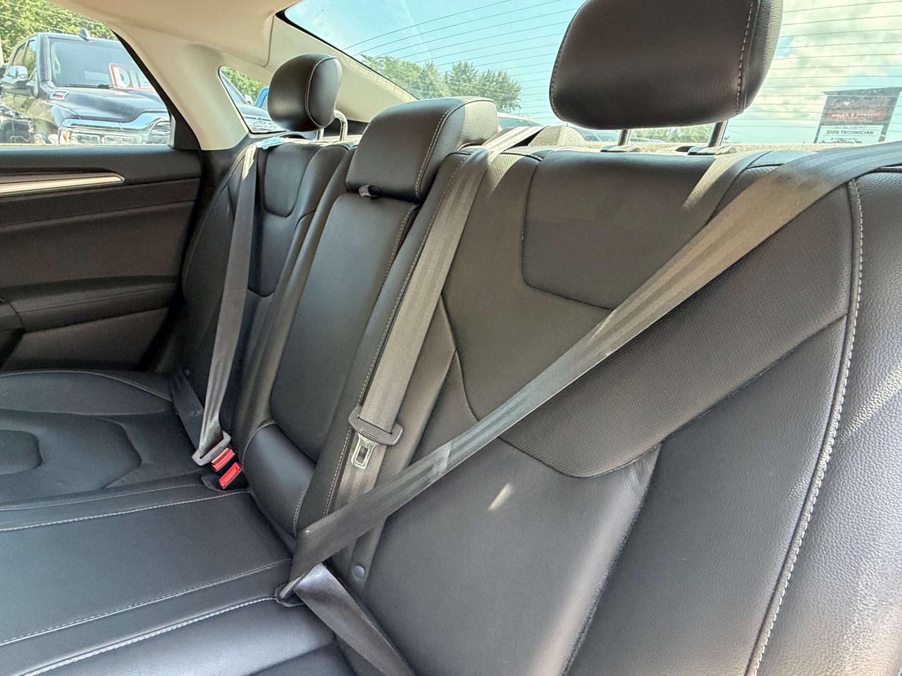 2013 Ford Fusion TITANIUM, SUNROOF, REMOTE START, LEATHER! Photo