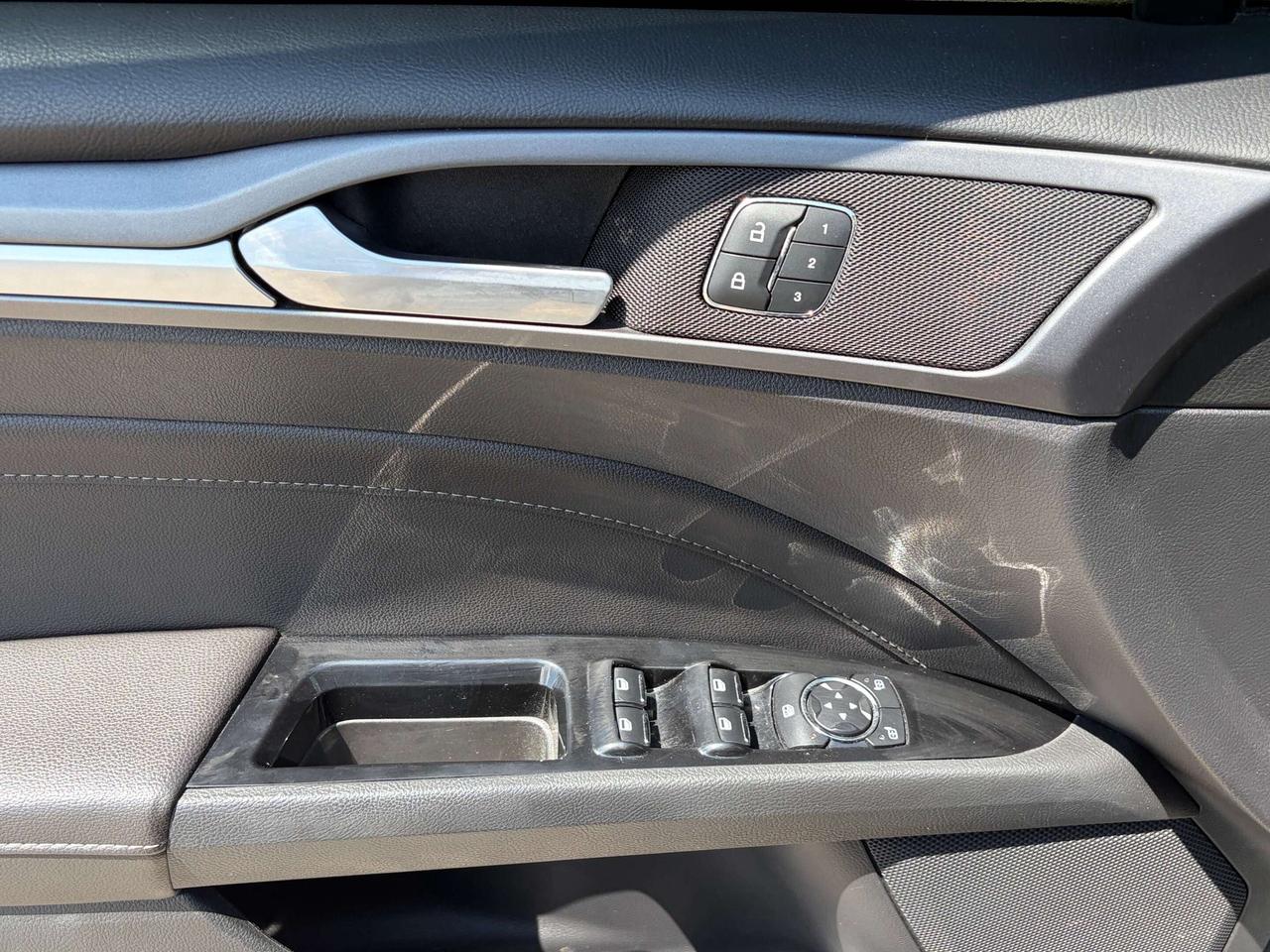 2013 Ford Fusion TITANIUM, SUNROOF, REMOTE START, LEATHER! Photo