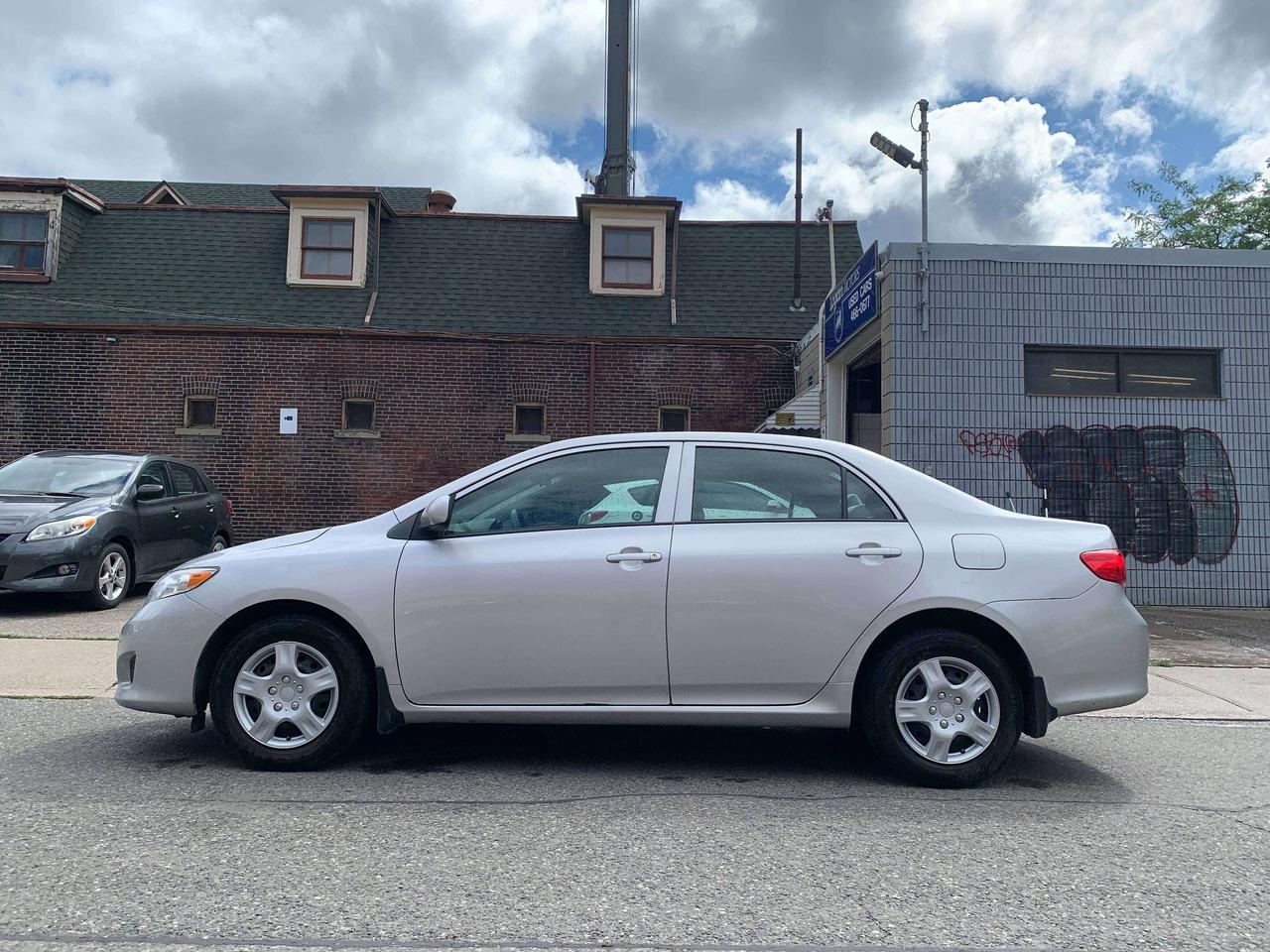 2010 Toyota Corolla CE Photo