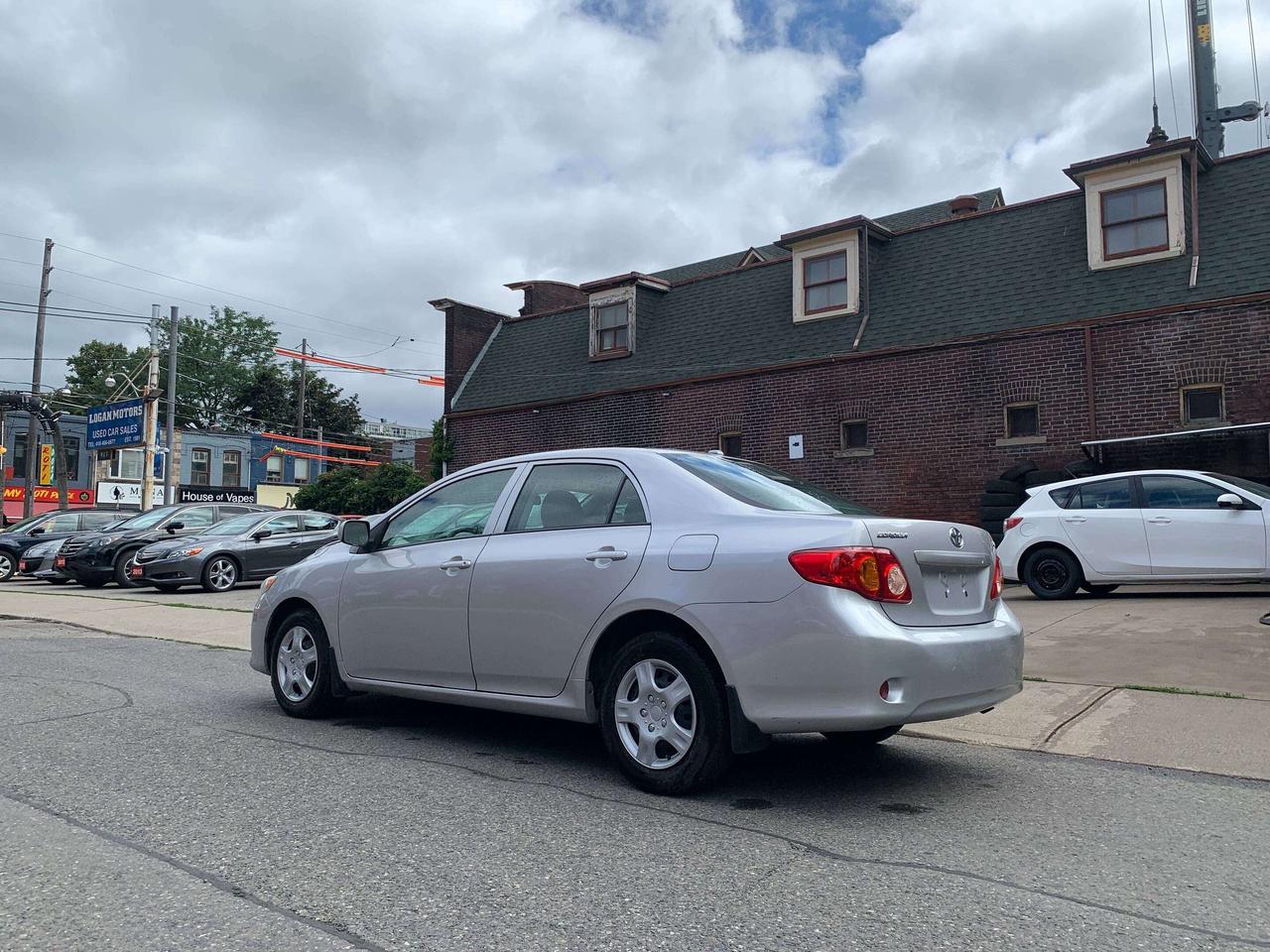 2010 Toyota Corolla CE Photo2