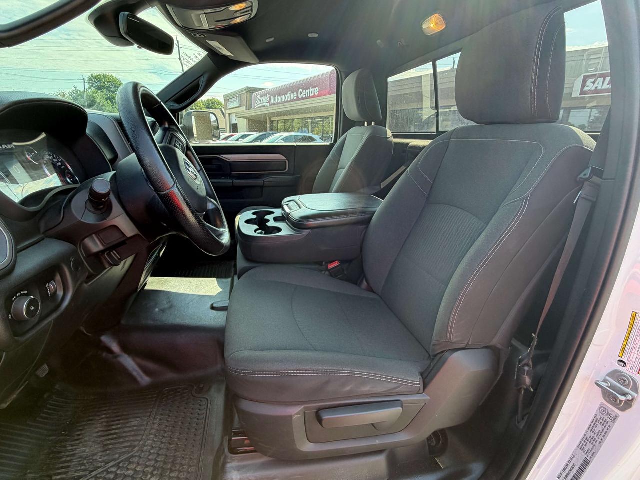 2022 RAM 2500 TRADESMAN/DIESEL/4X4/BACK UP CAM/CALL NAPANEE Photo