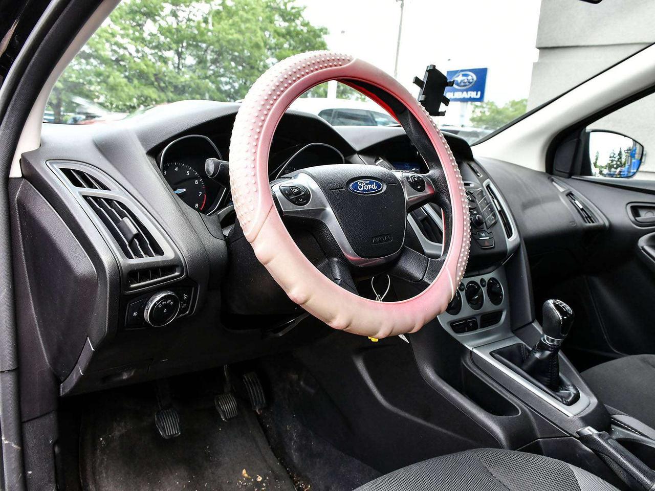 2012 Ford Focus SE   FWD   MANUAL   1 OWNER   19 SERVICES   ASIS Photo