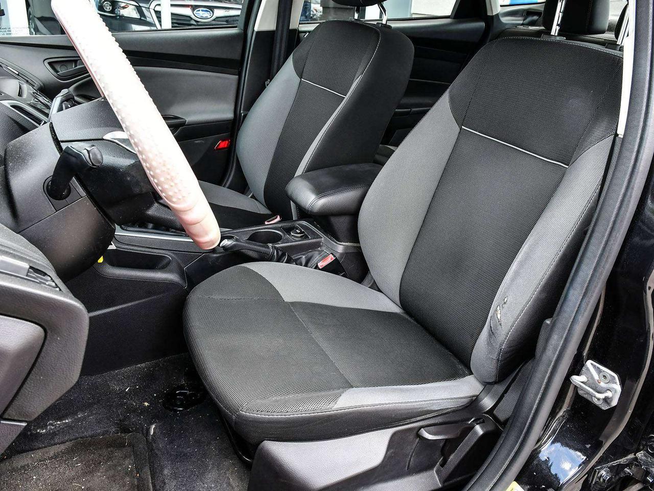 2012 Ford Focus SE   FWD   MANUAL   1 OWNER   19 SERVICES   ASIS Photo