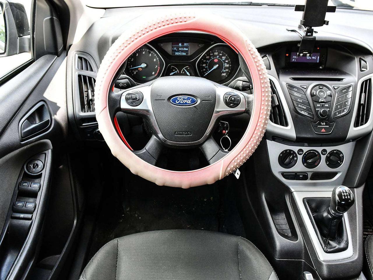 2012 Ford Focus SE   FWD   MANUAL   1 OWNER   19 SERVICES   ASIS Photo