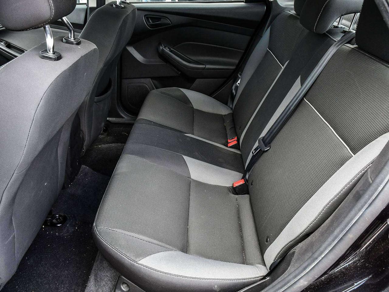 2012 Ford Focus SE   FWD   MANUAL   1 OWNER   19 SERVICES   ASIS Photo