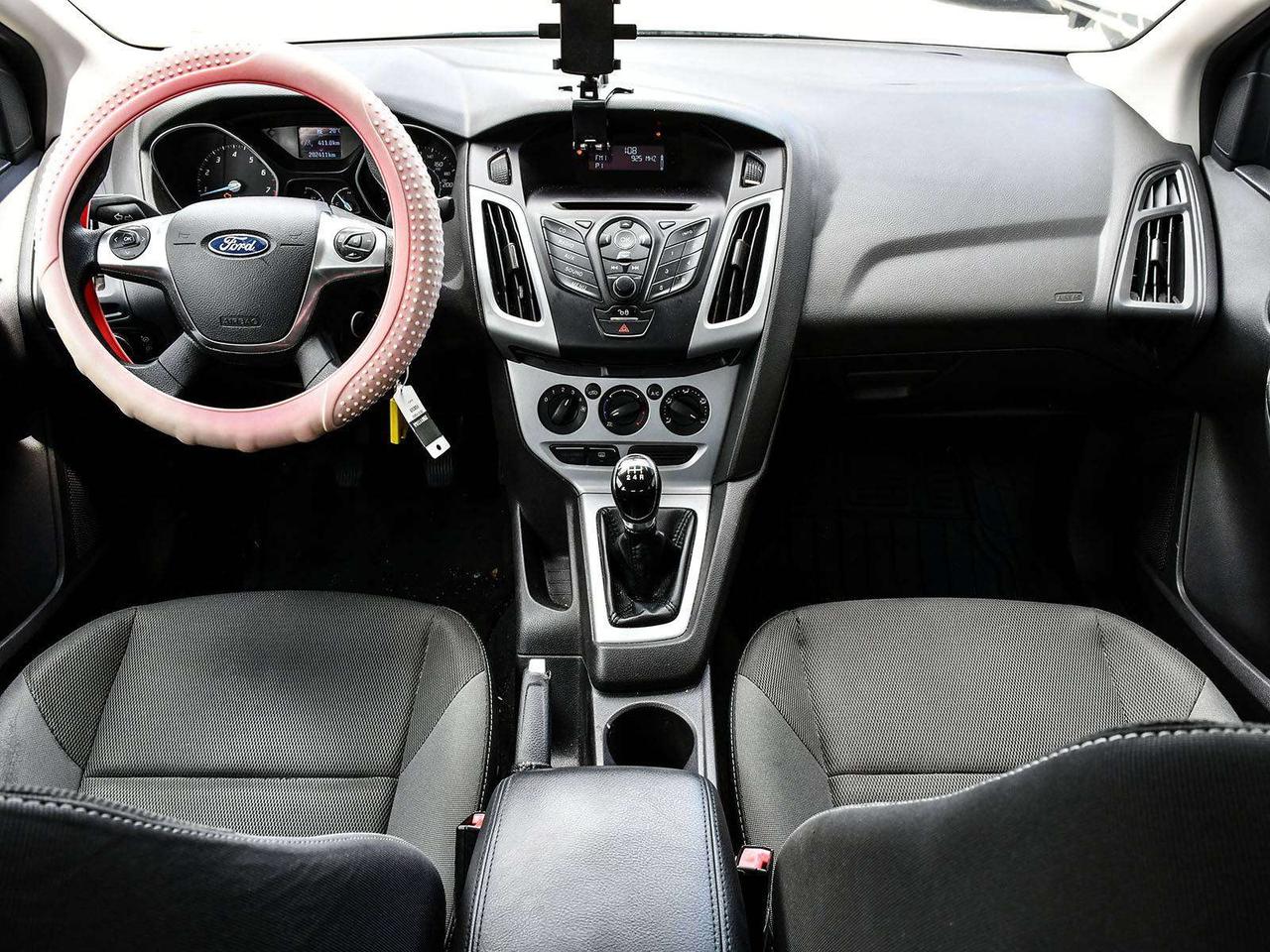 2012 Ford Focus SE   FWD   MANUAL   1 OWNER   19 SERVICES   ASIS Photo