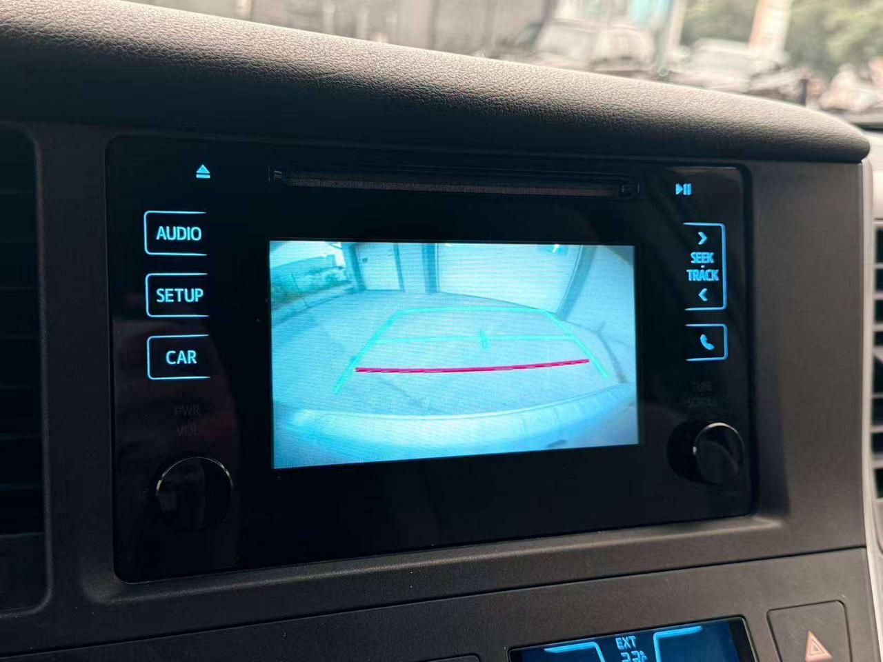 2015 Toyota Sienna 7Seats BackUpCamera Bluetooth CleanCarfax RmtStart Photo