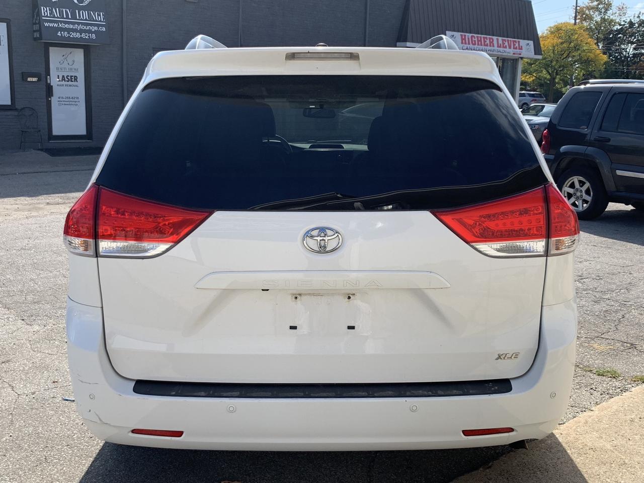 2012 Toyota Sienna 5dr V6 XLE 7-Pass   Captian Seat   Clean Carfax Photo