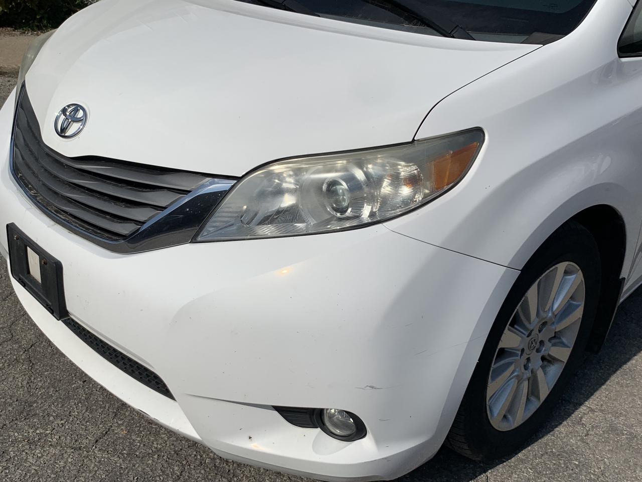 2012 Toyota Sienna 5dr V6 XLE 7-Pass   Captian Seat   Clean Carfax Photo