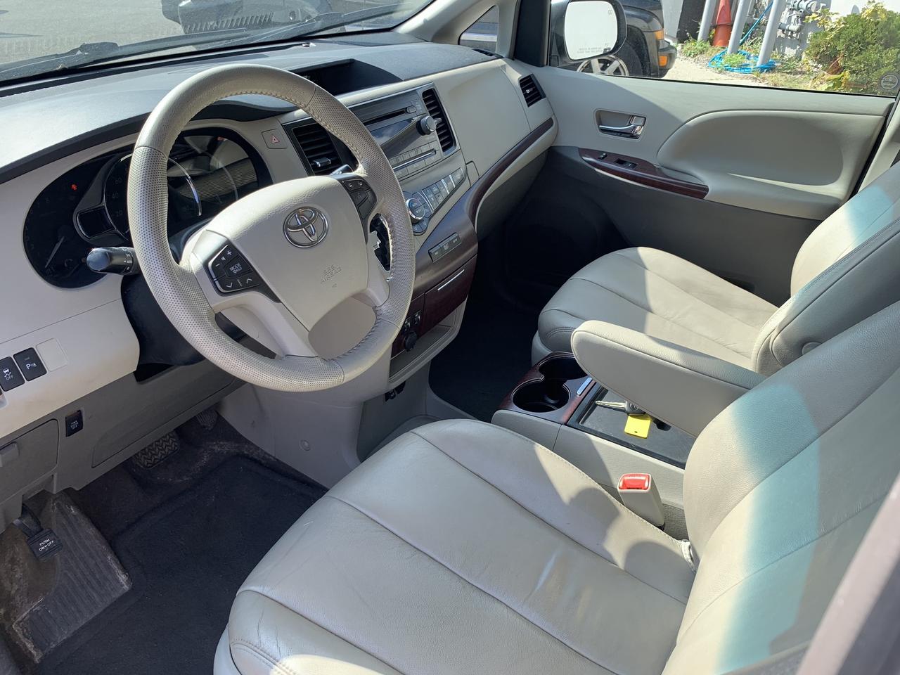 2012 Toyota Sienna 5dr V6 XLE 7-Pass   Captian Seat   Clean Carfax Photo
