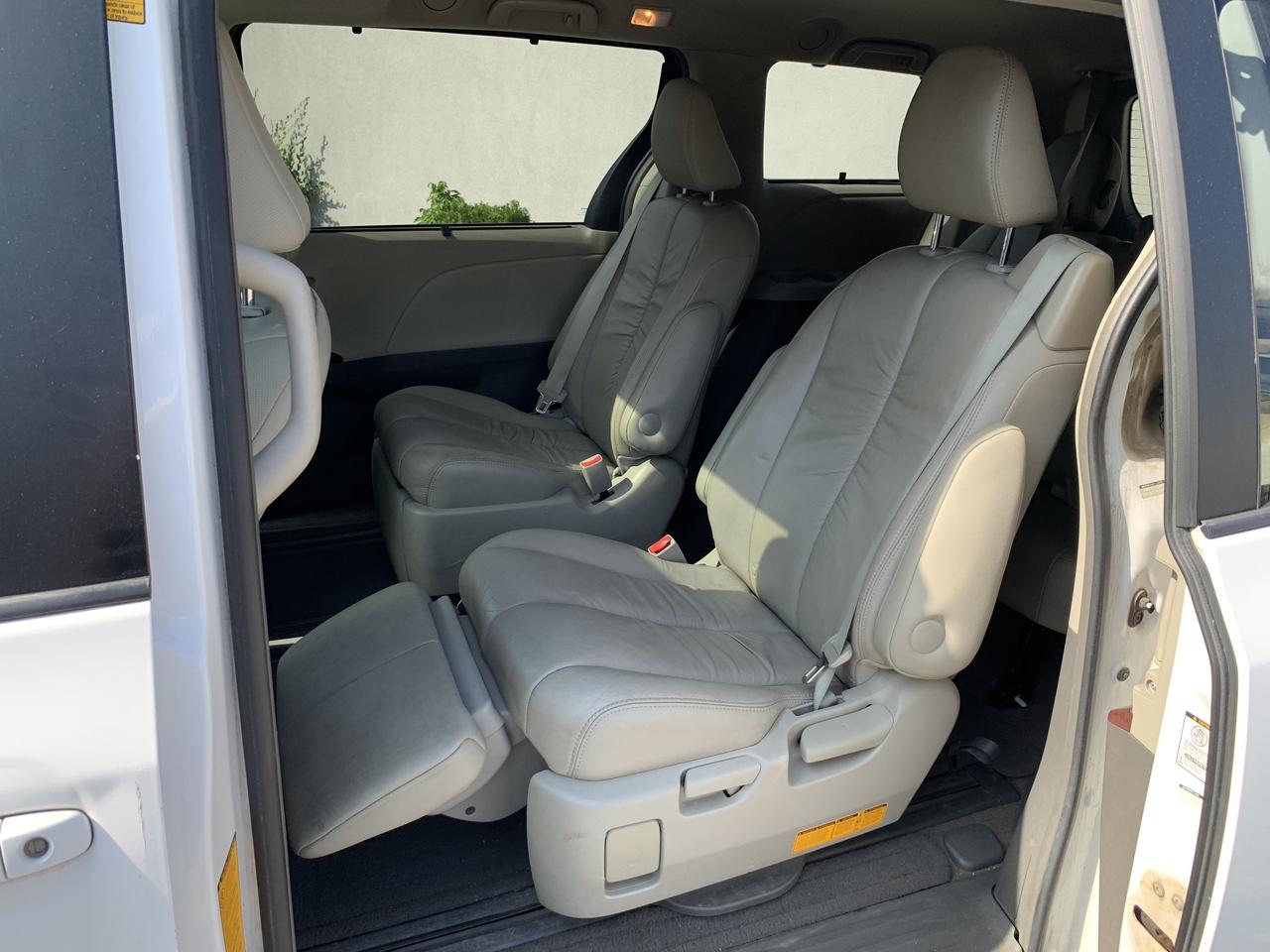 2012 Toyota Sienna 5dr V6 XLE 7-Pass   Captian Seat   Clean Carfax Photo