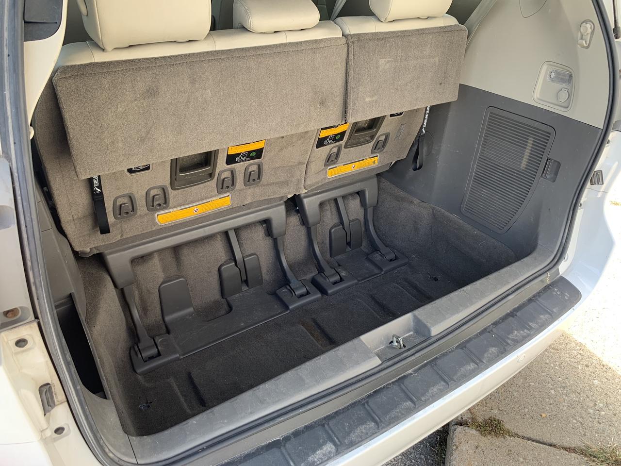 2012 Toyota Sienna 5dr V6 XLE 7-Pass   Captian Seat   Clean Carfax Photo