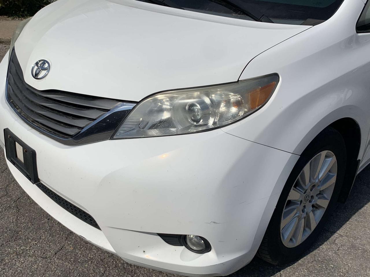 2012 Toyota Sienna 5dr V6 XLE 7-Pass   Captian Seat   Clean Carfax Photo