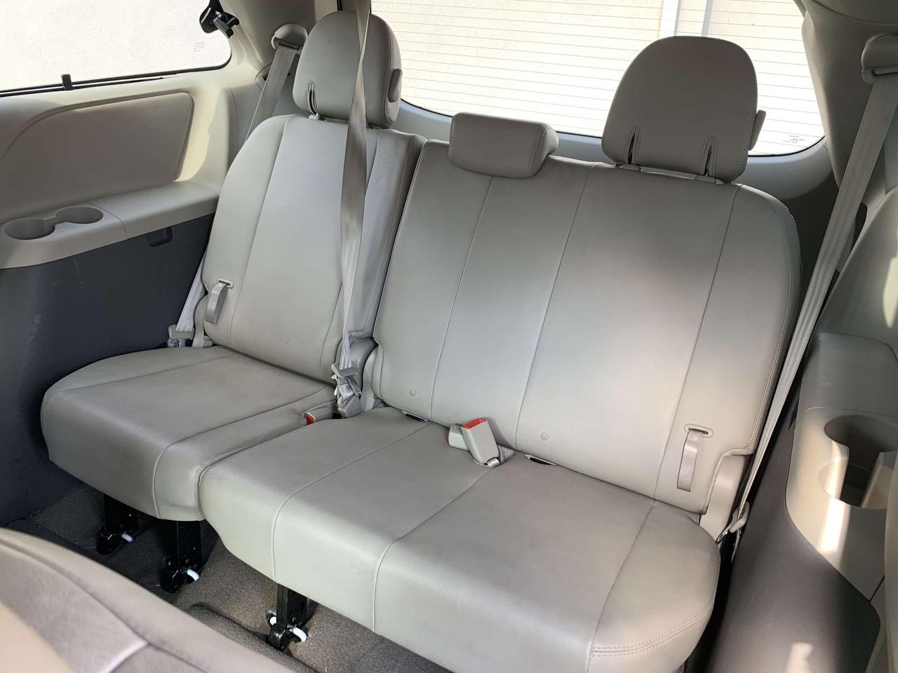 2012 Toyota Sienna 5dr V6 XLE 7-Pass   Captian Seat   Clean Carfax Photo