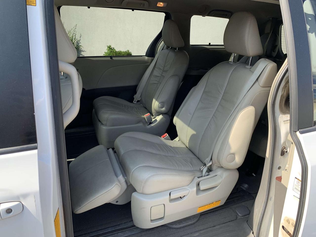 2012 Toyota Sienna 5dr V6 XLE 7-Pass   Captian Seat   Clean Carfax Photo