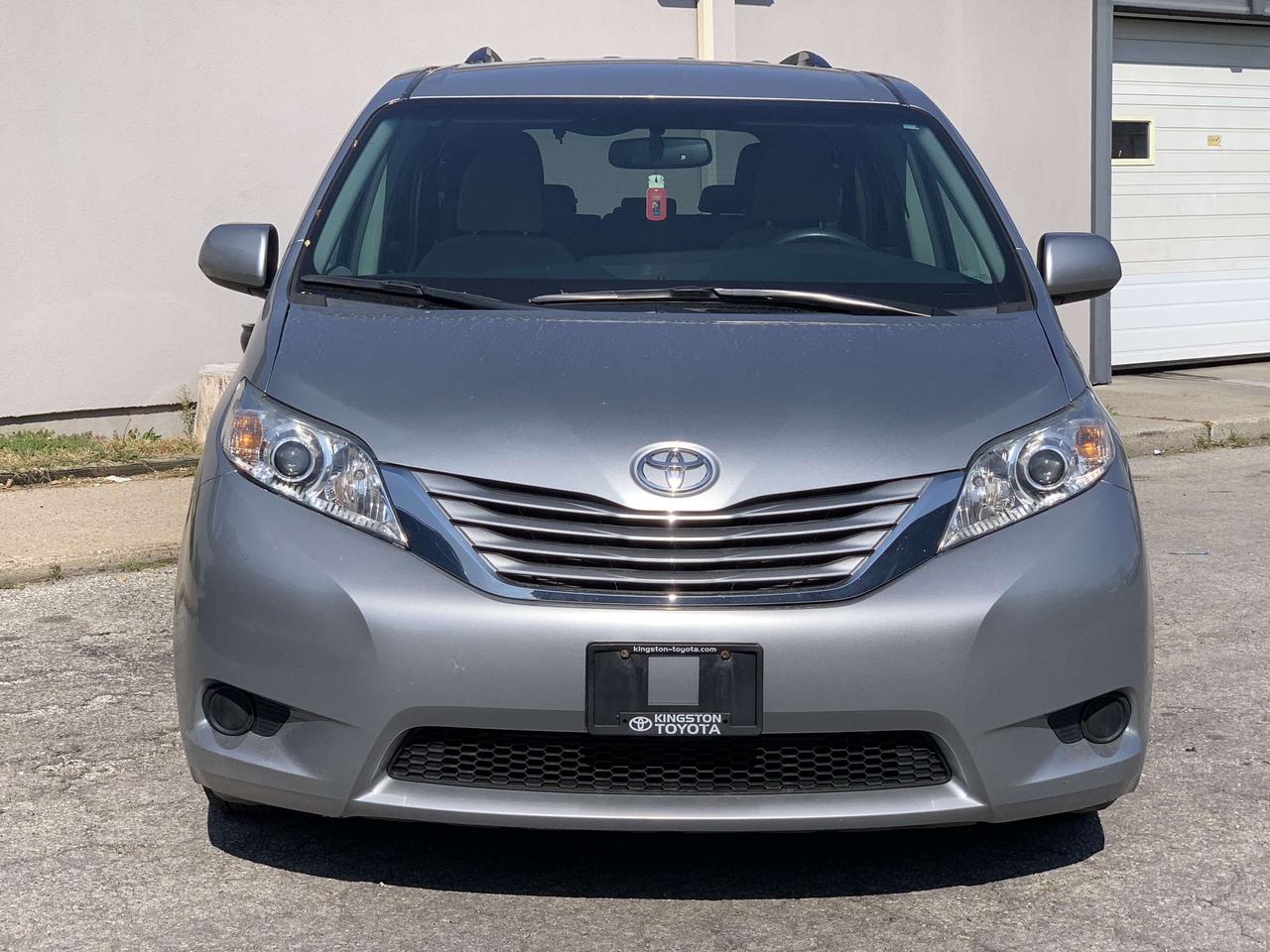 2017 Toyota Sienna 5dr LE 8-Pass   CleanCarfax PowerSIdeDoor BackCame Photo
