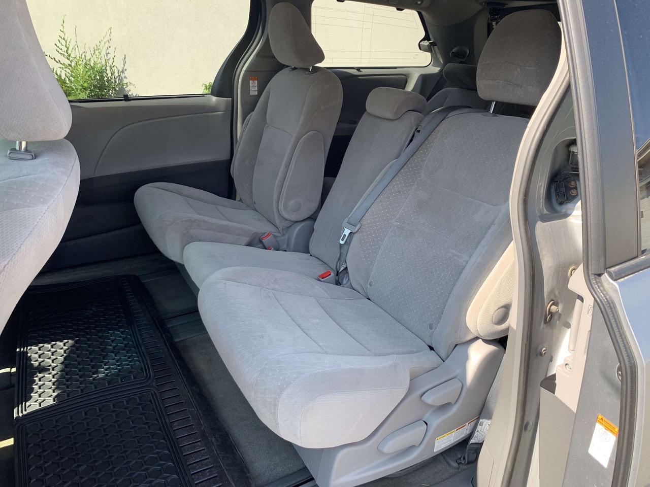 2017 Toyota Sienna 5dr LE 8-Pass   CleanCarfax PowerSIdeDoor BackCame Photo