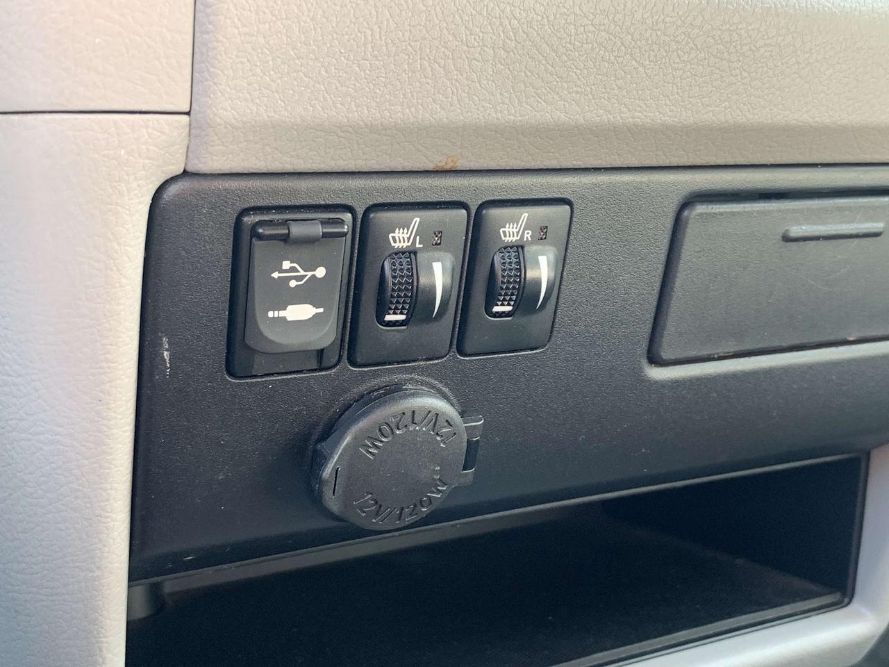 2017 Toyota Sienna 5dr LE 8-Pass   CleanCarfax PowerSIdeDoor BackCame Photo