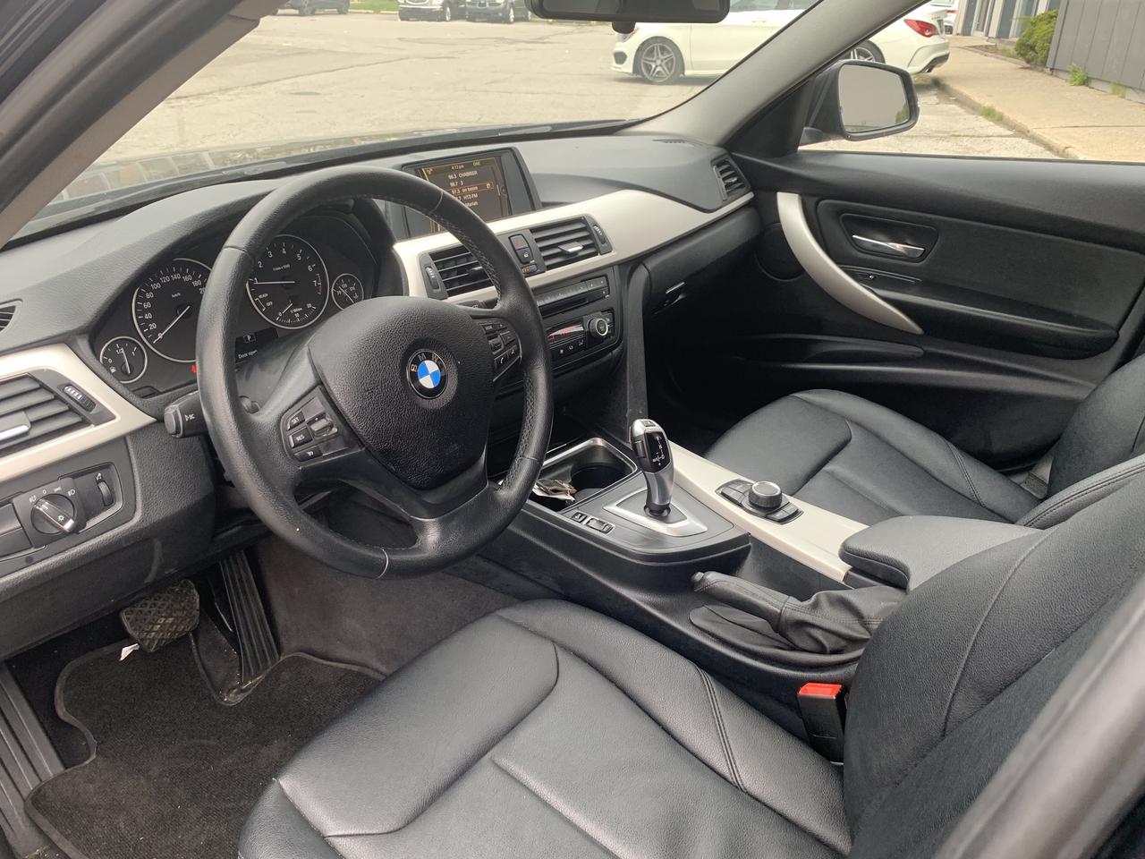 2014 BMW 3 Series 4dr Sdn 320i AWD CleanCarfax HeatedSeat LeatherSea Photo