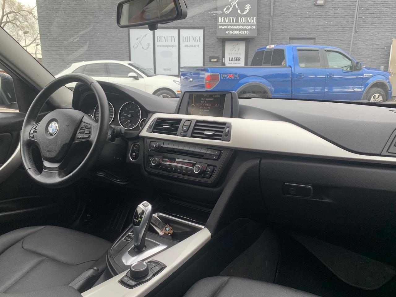 2014 BMW 3 Series 4dr Sdn 320i AWD CleanCarfax HeatedSeat LeatherSea Photo