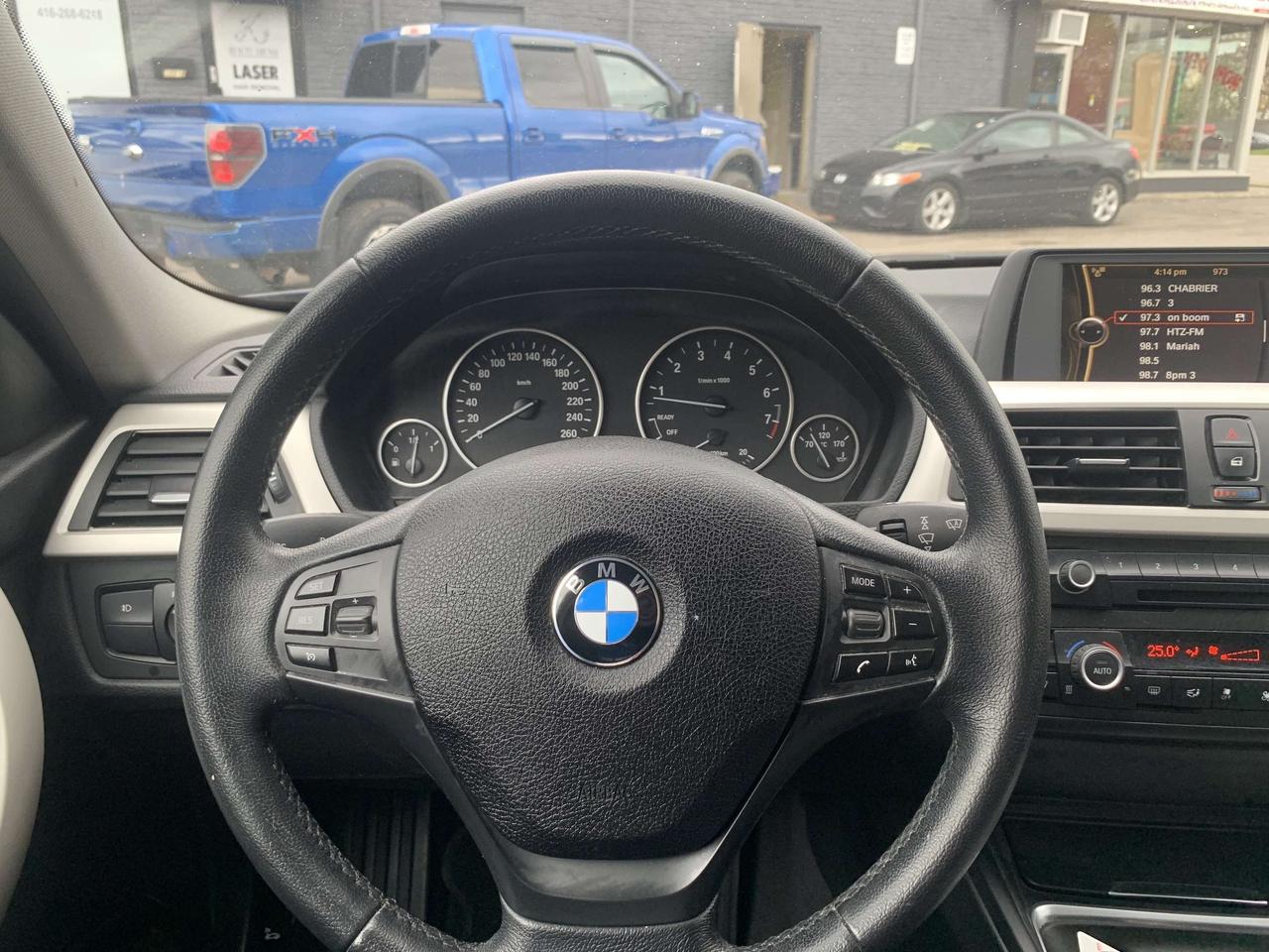 2014 BMW 3 Series 4dr Sdn 320i AWD CleanCarfax HeatedSeat LeatherSea Photo