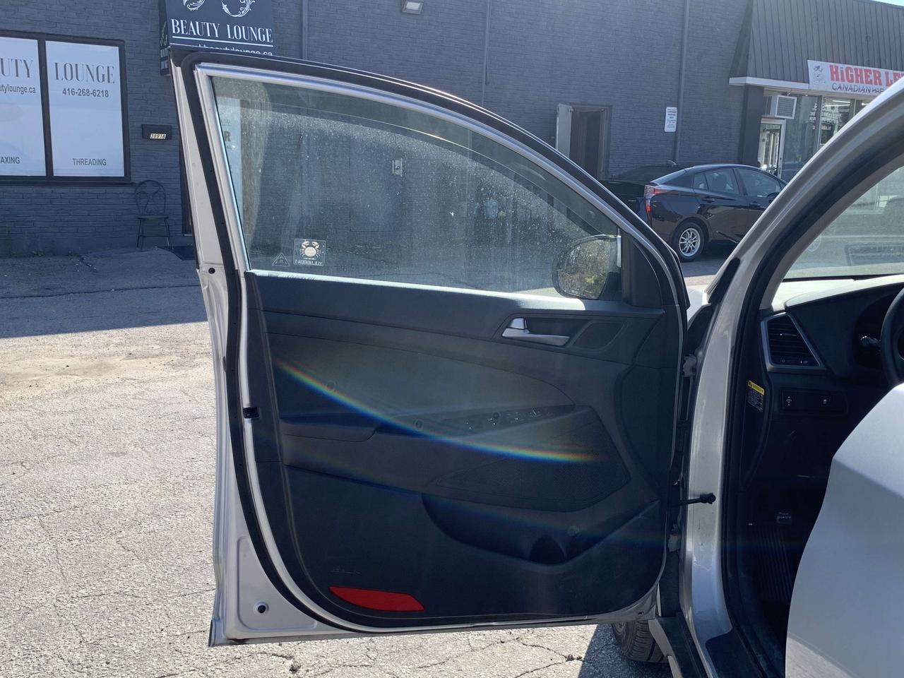 2018 Hyundai Tucson CleanCarfax Bluetooth Back-UpCamera HeatedSeat ESP Photo