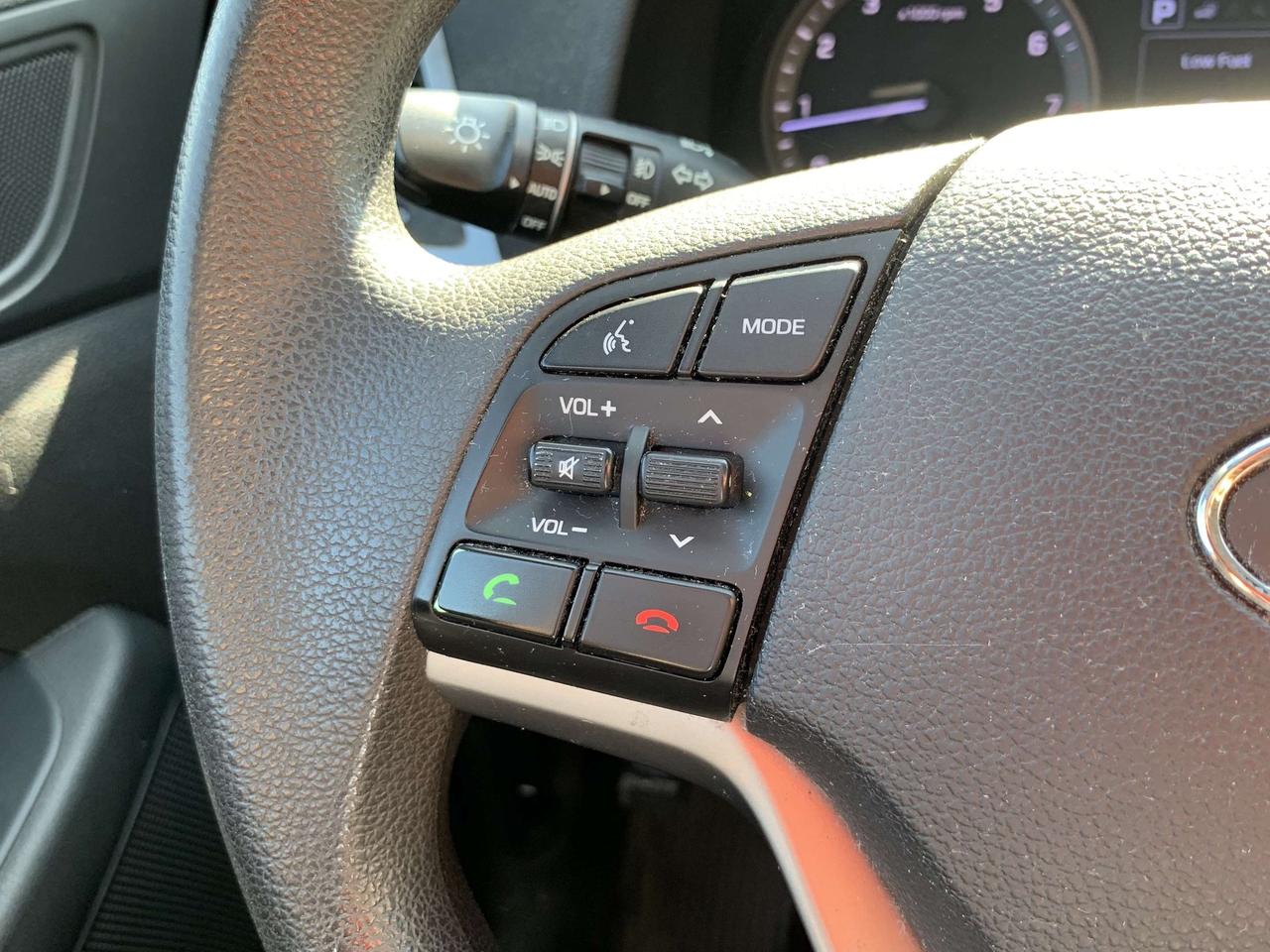 2018 Hyundai Tucson CleanCarfax Bluetooth Back-UpCamera HeatedSeat ESP Photo