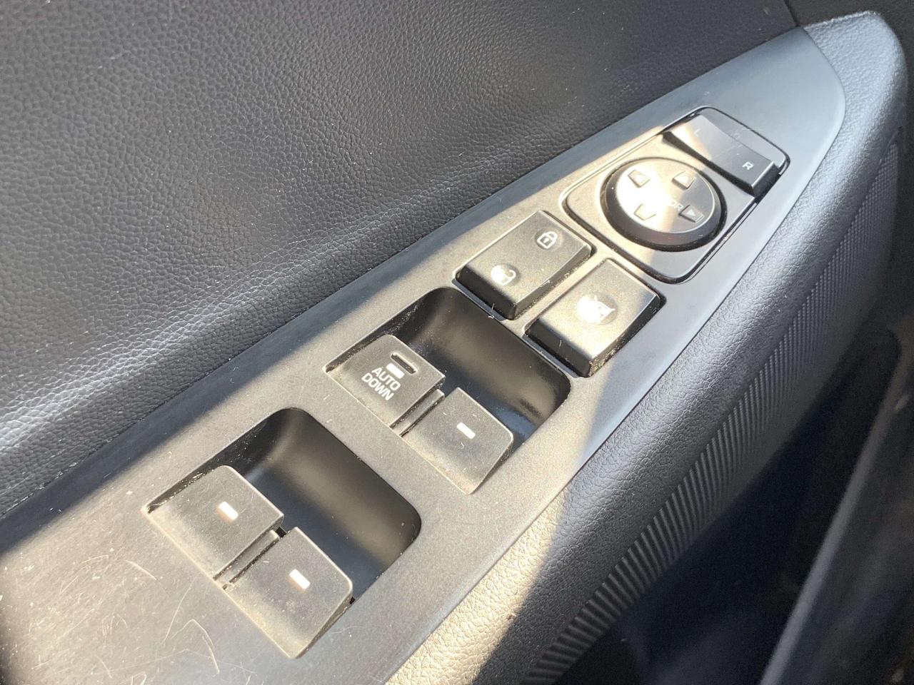 2018 Hyundai Tucson CleanCarfax Bluetooth Back-UpCamera HeatedSeat ESP Photo