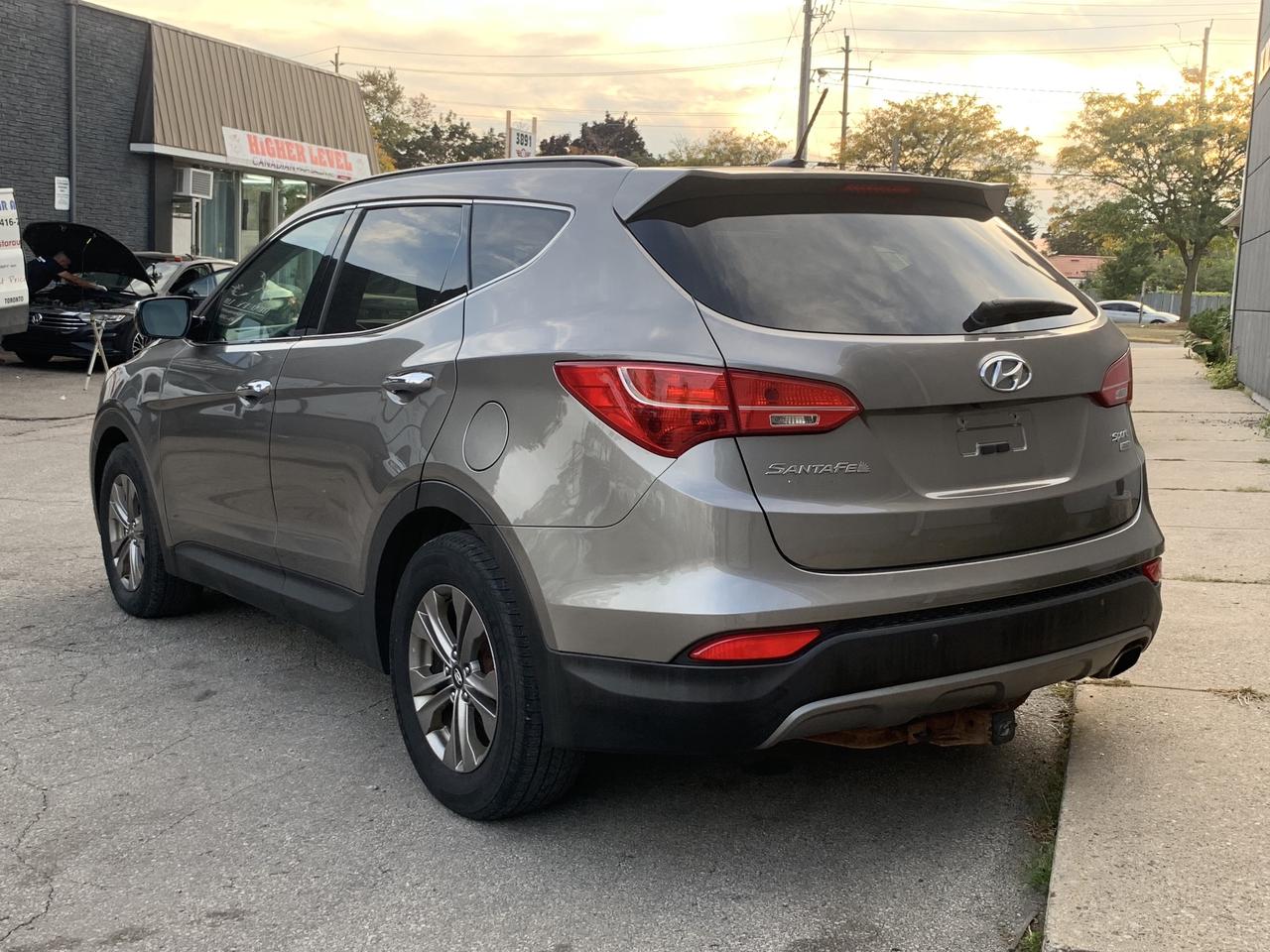 2016 Hyundai Santa Fe Sport AWD Luxury Keyless BUCamera Panoroof Leather Heats Photo
