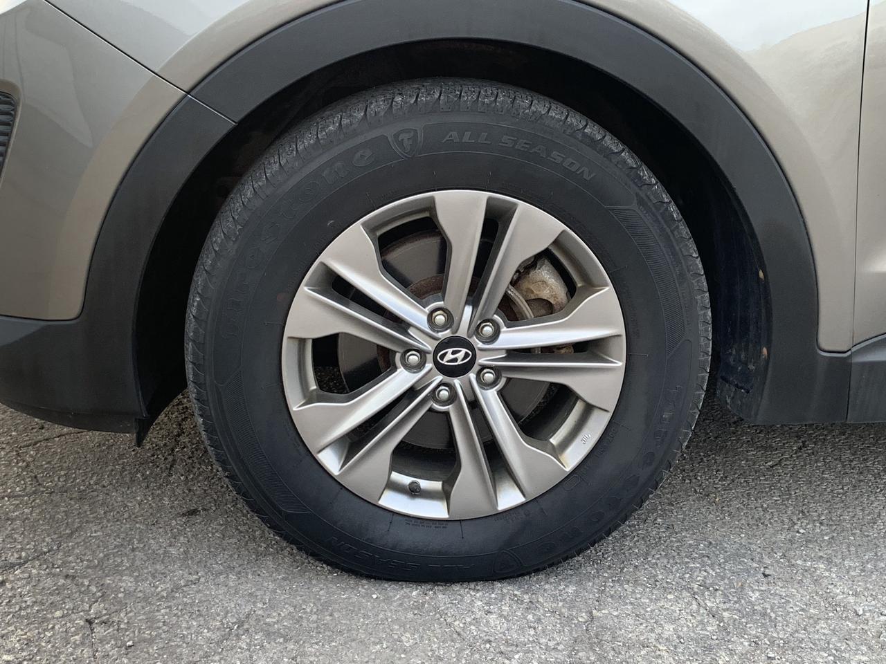 2016 Hyundai Santa Fe Sport AWD Luxury Keyless BUCamera Panoroof Leather Heats Photo